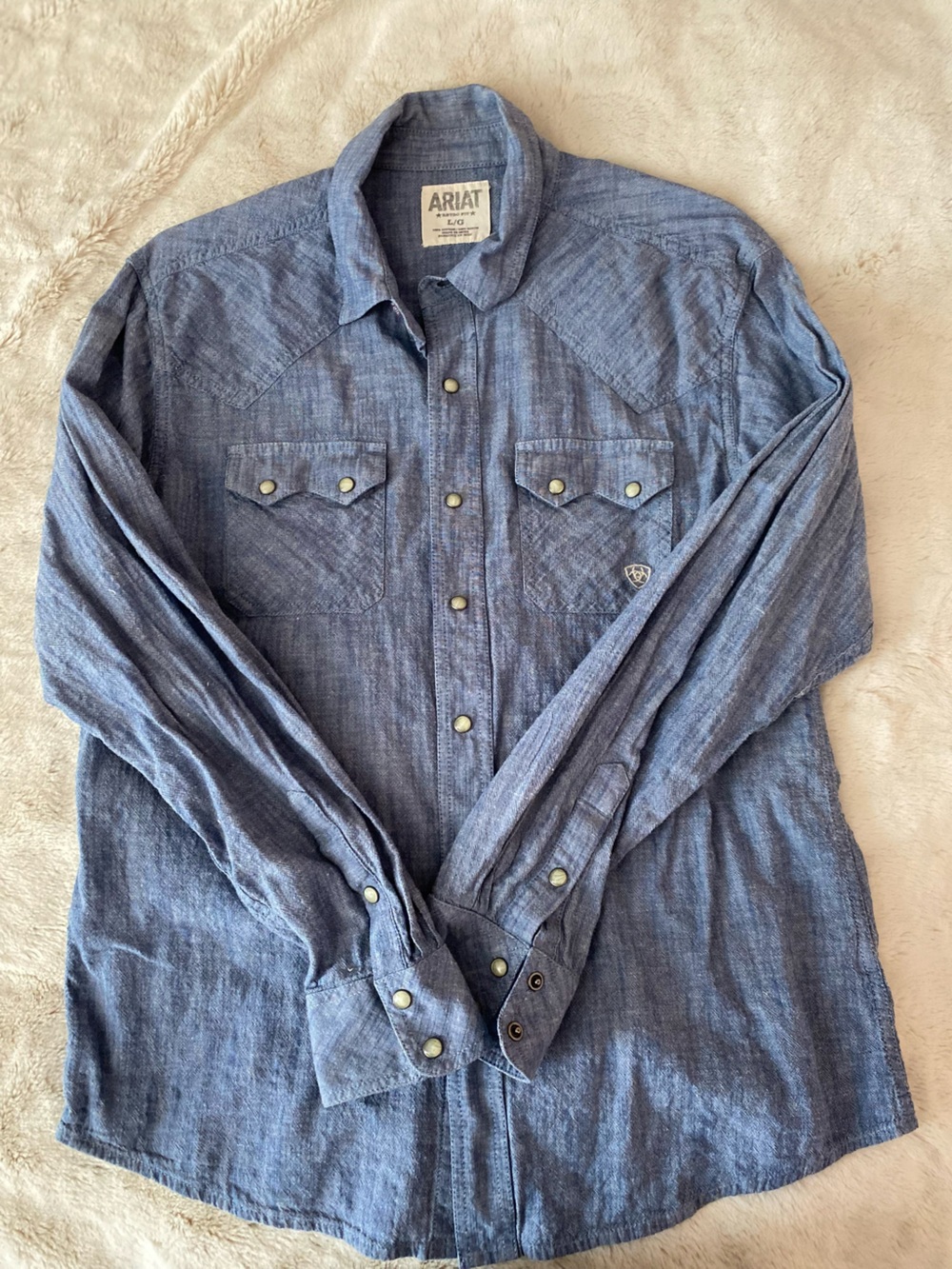 Ariat men’s Retro Fit snap-front closure blue shirt